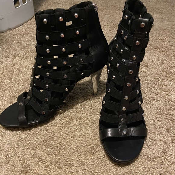 Stunning peep toe cages booties!! 💯💯 - Picture 5 of 7